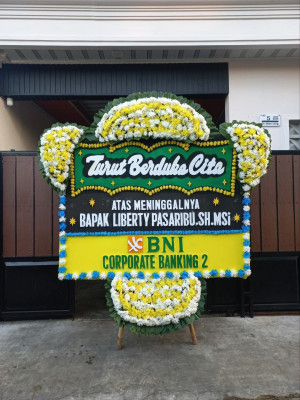 Papan Bunga Duka di Kinovaro